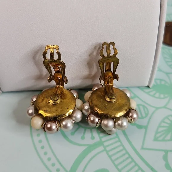 SOLD Vintage Signed Japan Clip-on Earrings - Picture 6 of 6